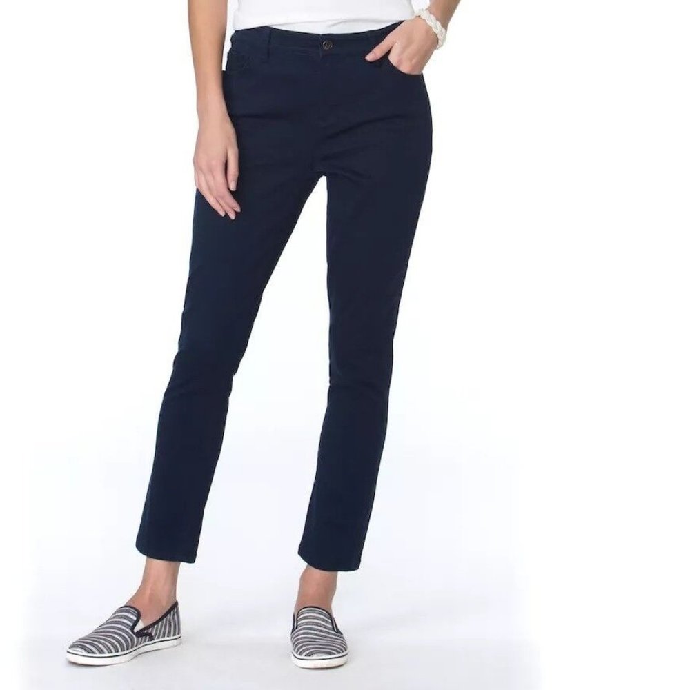 Women's Capri Chaps Modern Slimming Fit size 4 NEW